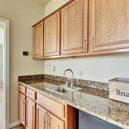 Spacious Home-Queen Suite-Game Room-Movie Room Austin Exterior photo