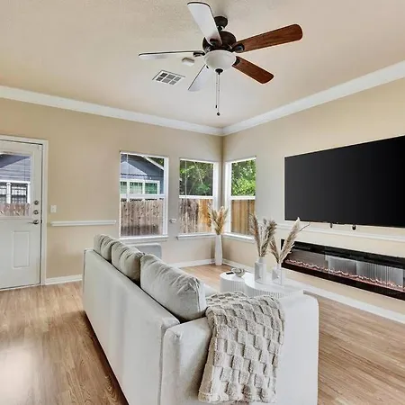 Spacious Home-Queen Suite-Game Room-Movie Room Austin Exterior photo
